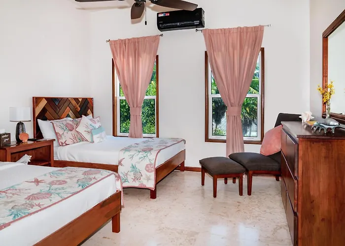 Holiday home Residences At Barrier Reef Unit 2b Oceanview 2 Bedroom By Floreo